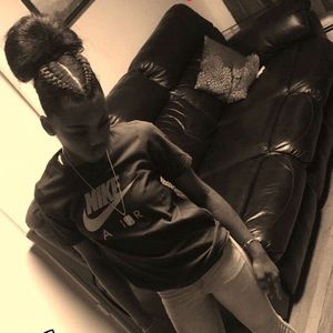 Meet your Posher, Niya